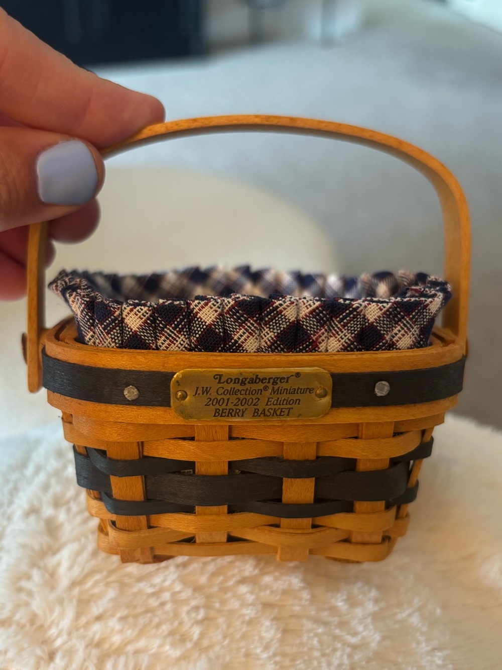 Longaberger J.W. Collection miniature 2001-2002 edition berry basket with liners